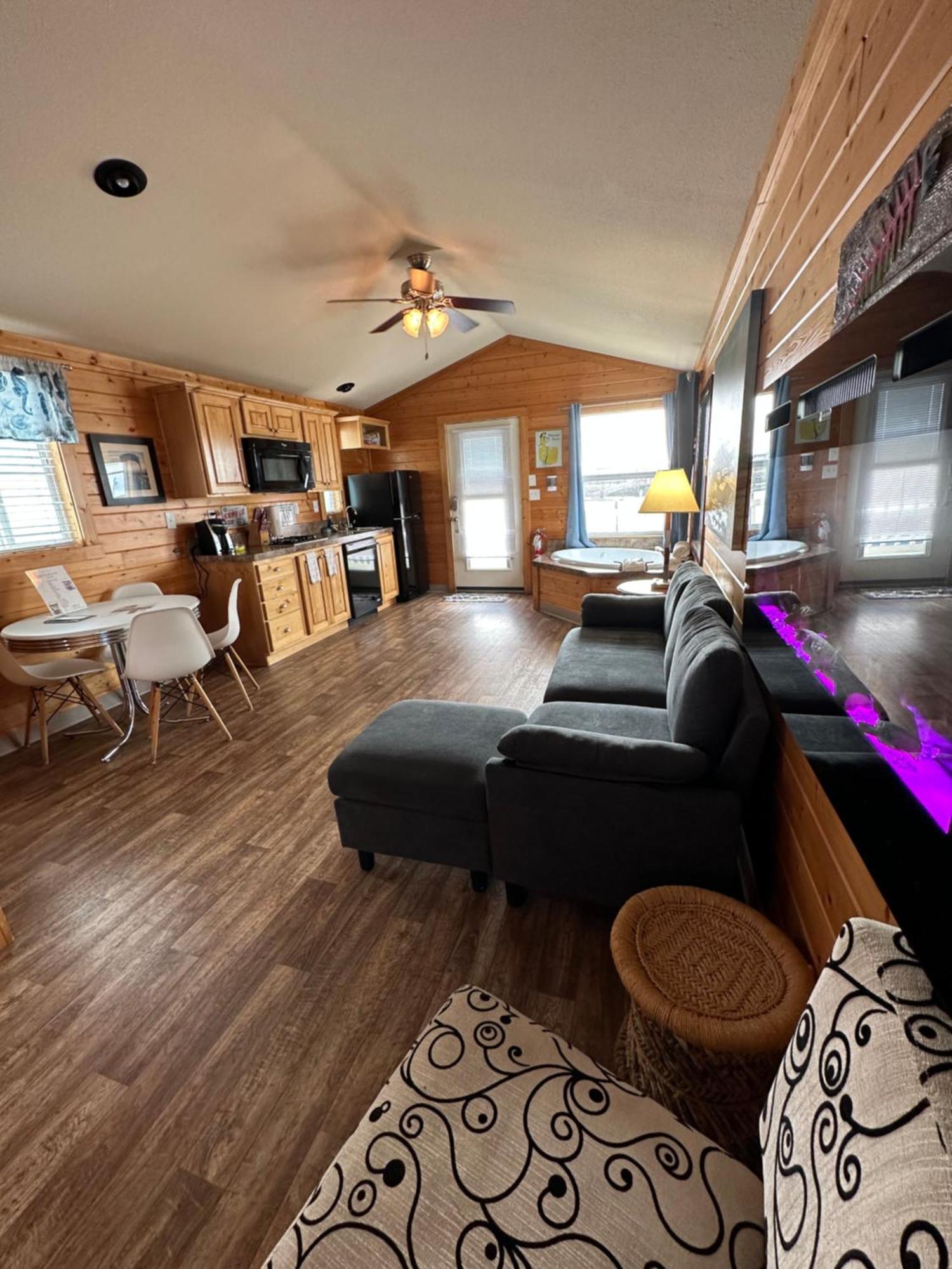Westport Marina Cottages 客房 照片