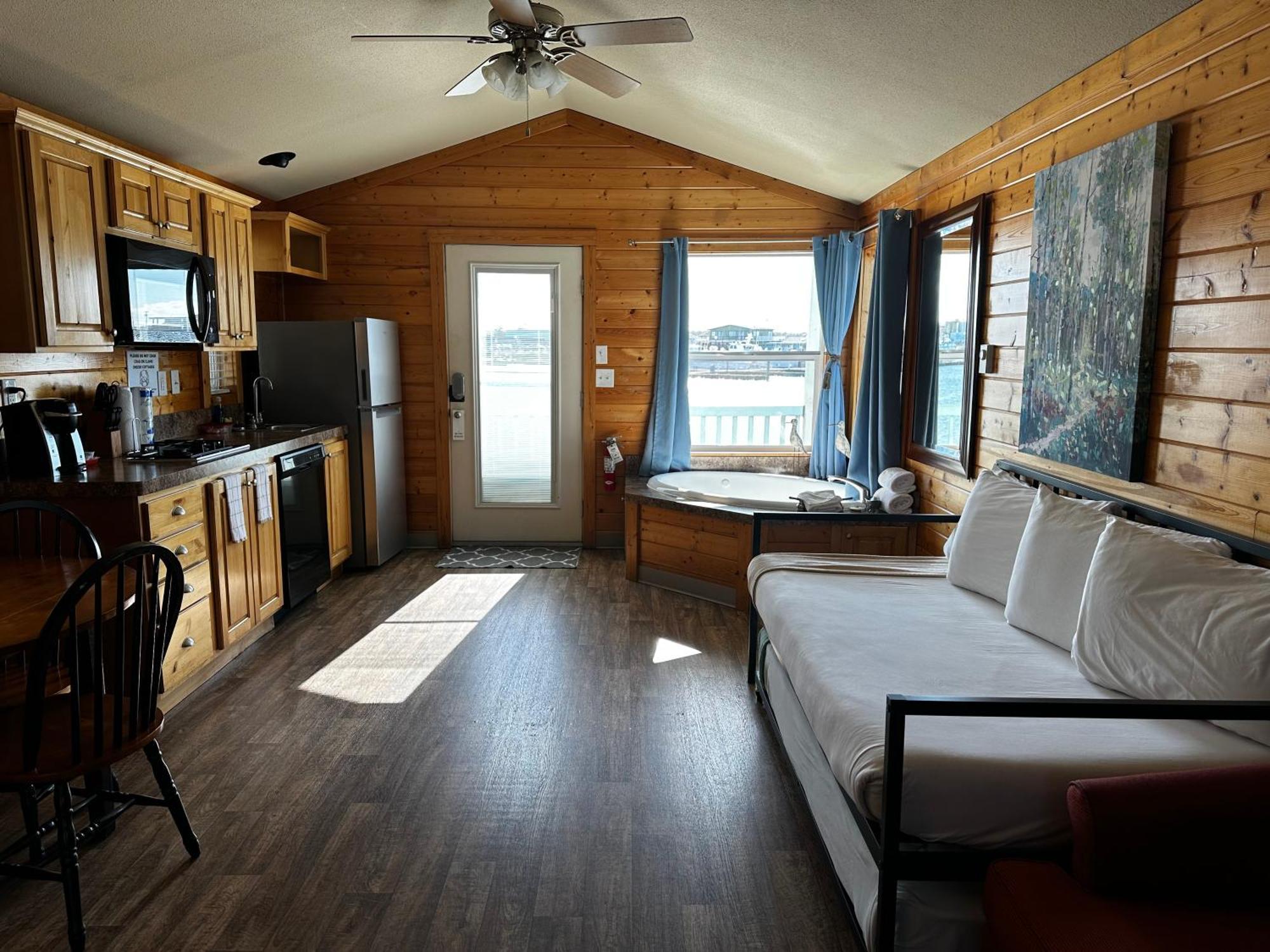 Westport Marina Cottages 客房 照片